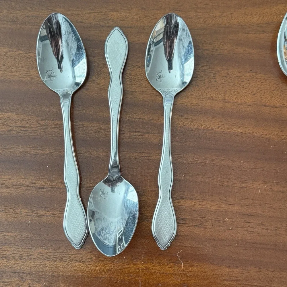 1881 Rogers Stainless Oneida Ltd TWILIGHT Flatware 8‎ piece lot spoons knife